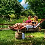 Landhotel Gut Wildberg Mit Badeteich Und Grossem Garten 3*