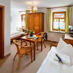 Hotel Landhotel Gut Wildberg Mit Badeteich Und Grossem Garten 3*