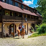Landhotel Gut Wildberg Mit Badeteich Und Grossem Garten