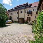 Landhotel Gut Wildberg Mit Badeteich Und Grossem Garten Hotel 3*