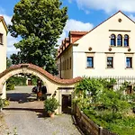 Hotel Landhotel Gut Wildberg Mit Badeteich Und Grossem Garten 3*