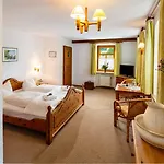 Hotel Landhotel Gut Wildberg Mit Badeteich Und Grossem Garten 3*
