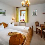 Landhotel Gut Wildberg Mit Badeteich Und Grossem Garten Hotel Meißen