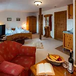 Hotel Landhotel Gut Wildberg Mit Badeteich Und Grossem Garten Meißen