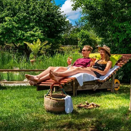 Gut Wildberg Mit Badeteich Und Grossem Garten 3*
