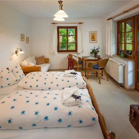 Hotel Gut Wildberg Mit Badeteich Und Grossem Garten 3*
