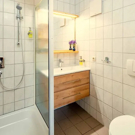 Gut Wildberg Mit Badeteich Und Grossem Garten Hotell Meißen