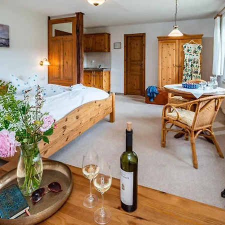 Hotell Gut Wildberg Mit Badeteich Und Grossem Garten 3*