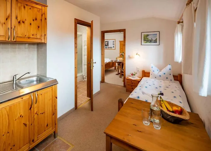 Landhotel Gut Wildberg Mit Badeteich Und Grossem Garten Hotel 3*