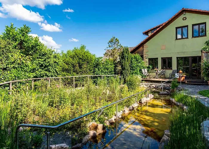 Landhotel Gut Wildberg Mit Badeteich Und Grossem Garten