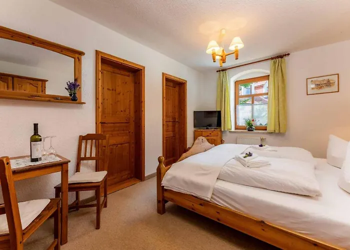 Hotel Landhotel Gut Wildberg Mit Badeteich Und Grossem Garten