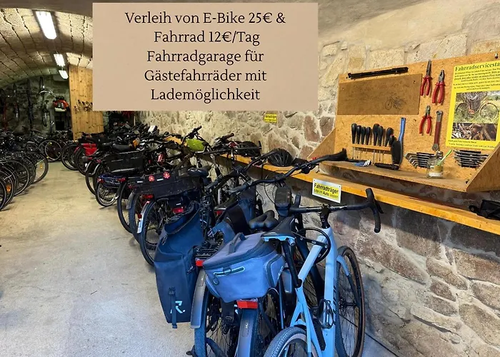 Hotel Landhotel Gut Wildberg Mit Badeteich Und Grossem Garten