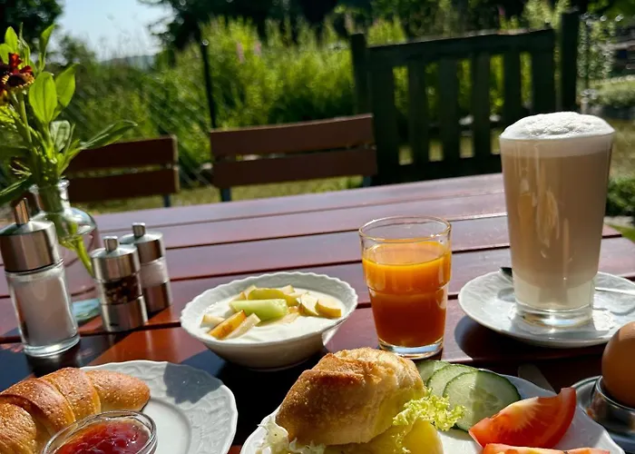 Landhotel Gut Wildberg Mit Badeteich Und Grossem Garten Hotel Meissen