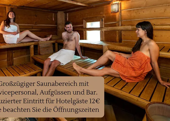 Landhotel Gut Wildberg Mit Badeteich Und Grossem Garten